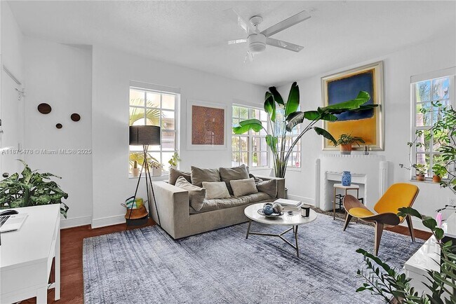 Building Photo - 748 Euclid Ave Unit 3 Rental