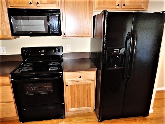 Photo - 905 Alba Rose Ln