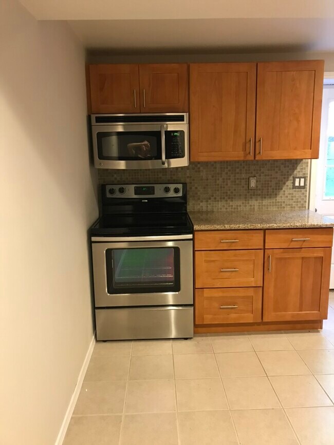 Photo - 706 N 188th St