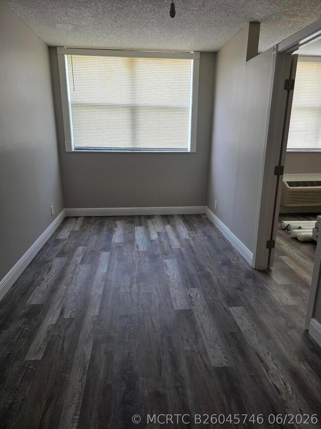 Photo - 2401 Riverside Dr Unit 411-b