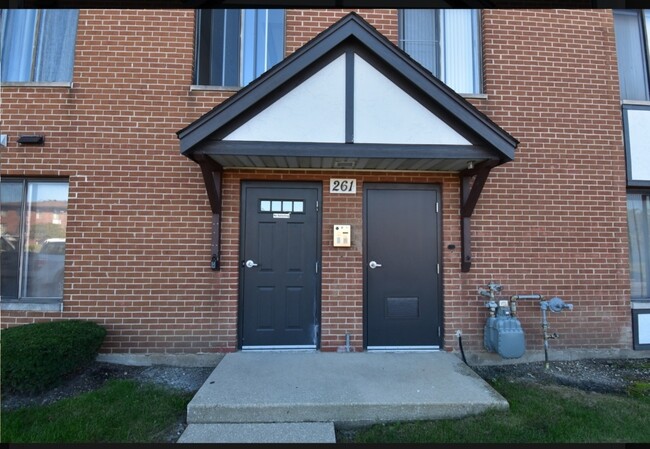 Photo - 261 N Gregory St Unidad 11 Rental
