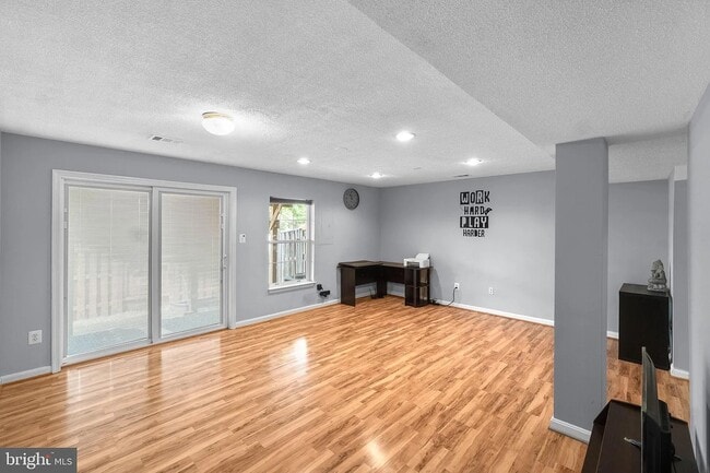 Building Photo - 2478 Wheat Meadow Cir Unit Basement Rental