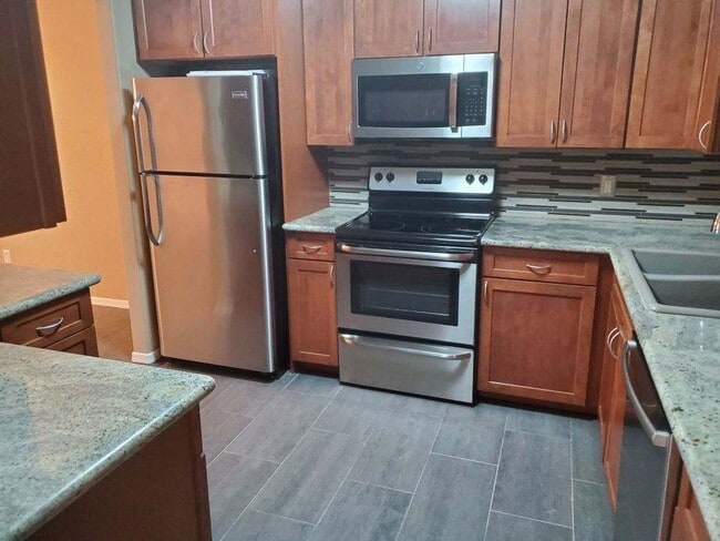 Building Photo - Gorgeous Condo