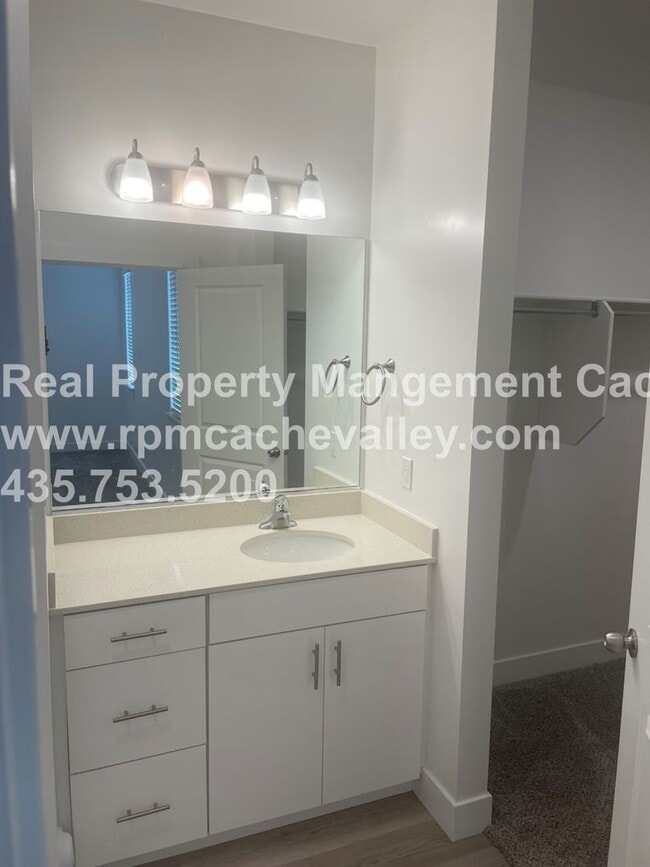 Photo - 472 W 40 S Unit 472 W 40 S