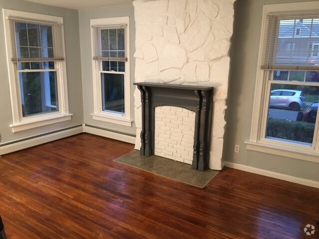 Building Photo - 619 Elmwood Ave Unit 2 Bedroom - Elmwood Rental