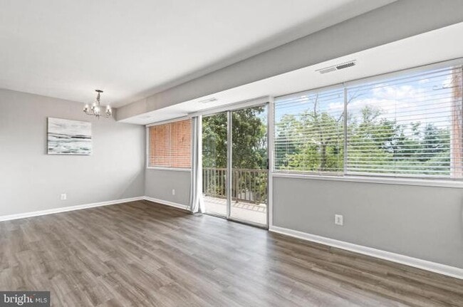 Photo - 5801 Quantrell Ave Unit L8