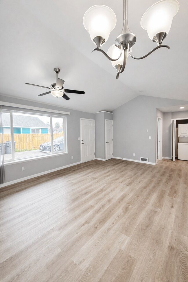 Photo - 1015 Linc Unit #A