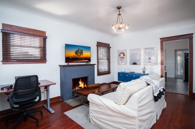 Photo - 1102 E Palm Lane