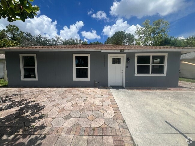 Building Photo - 12113 Fuller Ln Rental