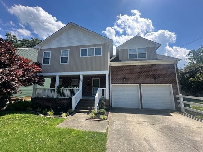 Spacious Home in Belvedere! - Spacious Home in Belvedere!