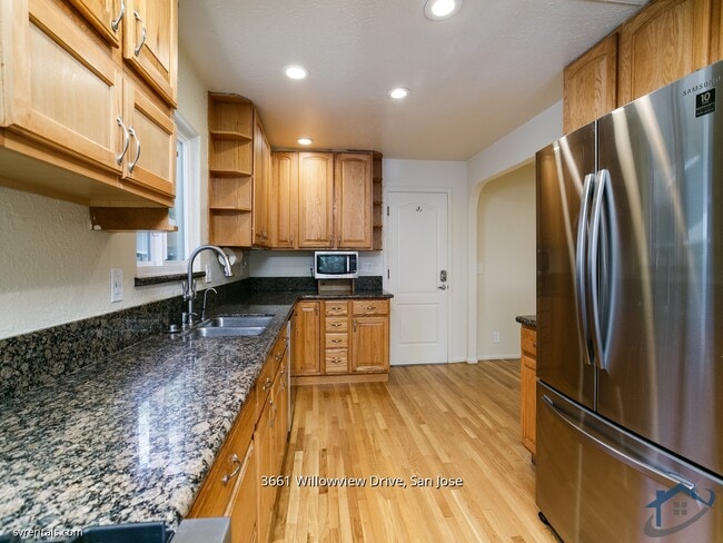 Photo - 3661 Willowview Dr