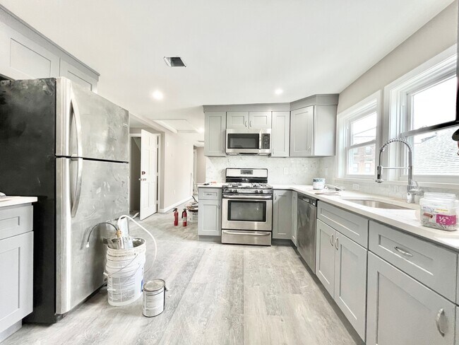 Photo - 16 Long Ave Apartments Unit 3
