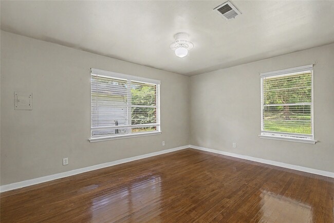 Photo - 802 Cline St