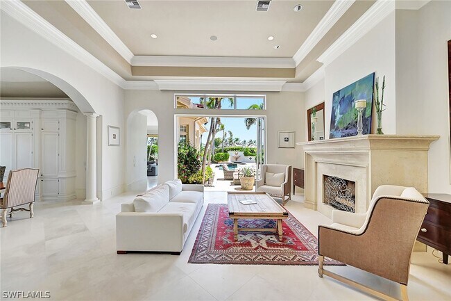 2052 Isla Vista Ln