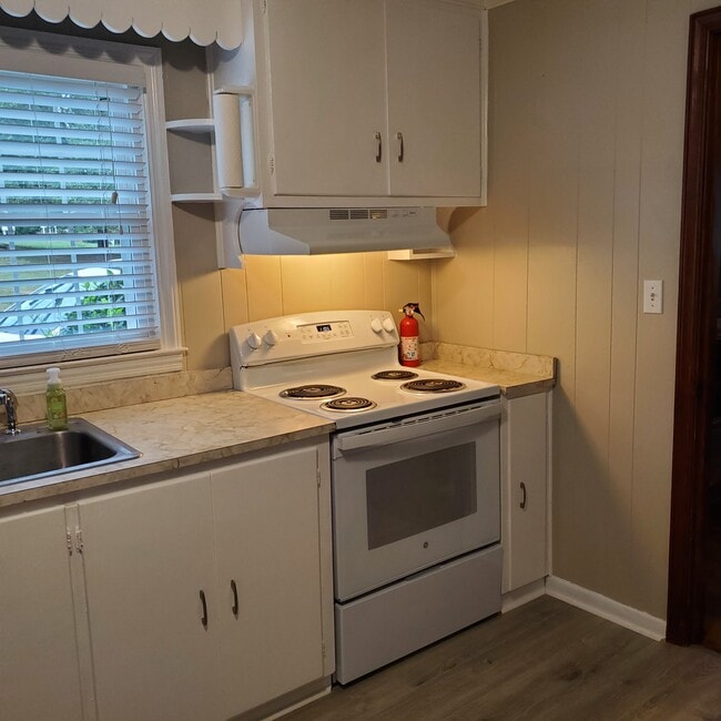 Photo - 4215 Randleman Rd