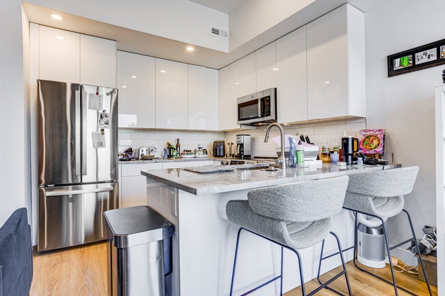 Photo - 300 Christian St
