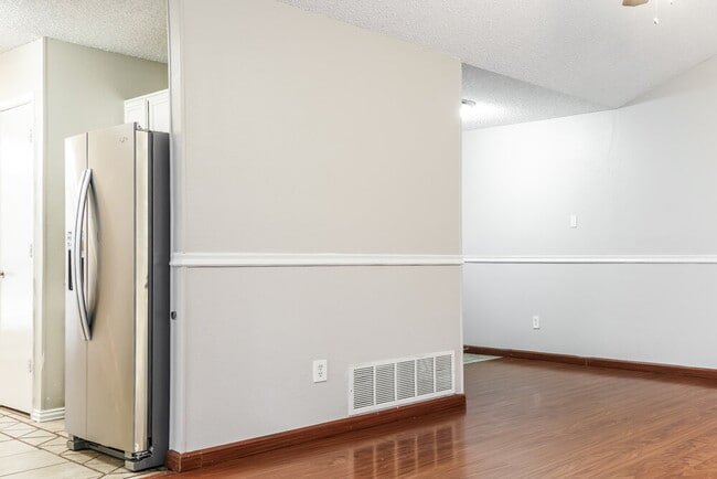 Photo - 1114 Hidden Creek Dr