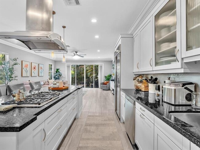 Photo - 421 SW 5th St