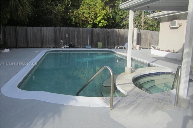 Photo - 2019 Fletcher St Unidad 2