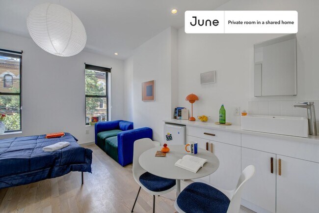 Building Photo - Room in Shared 3.0 bed/3 bath home