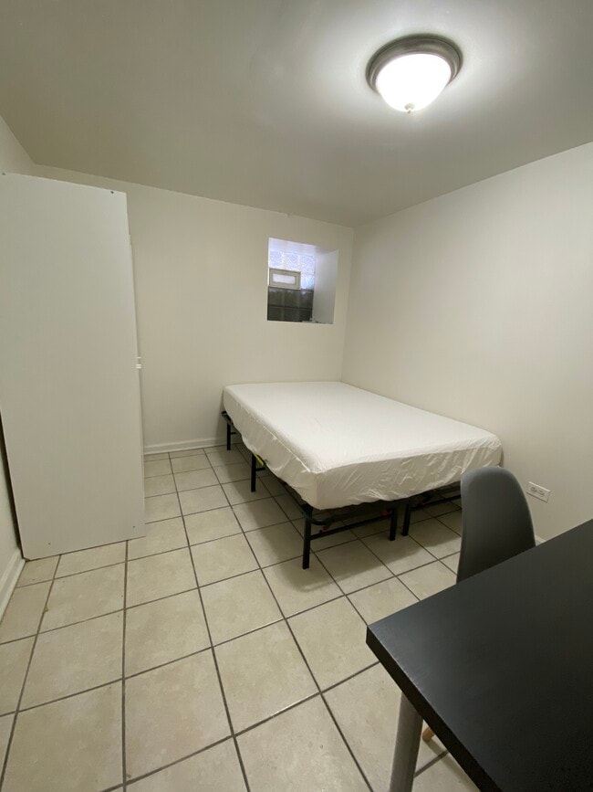 Photo - 260 W 24th Pl Unit BR