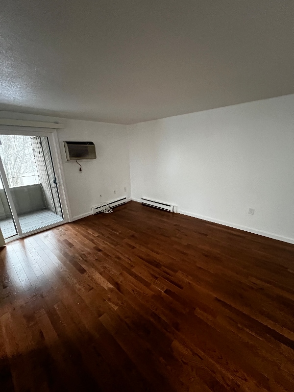 Photo - 142 Burgundy Hill Ln