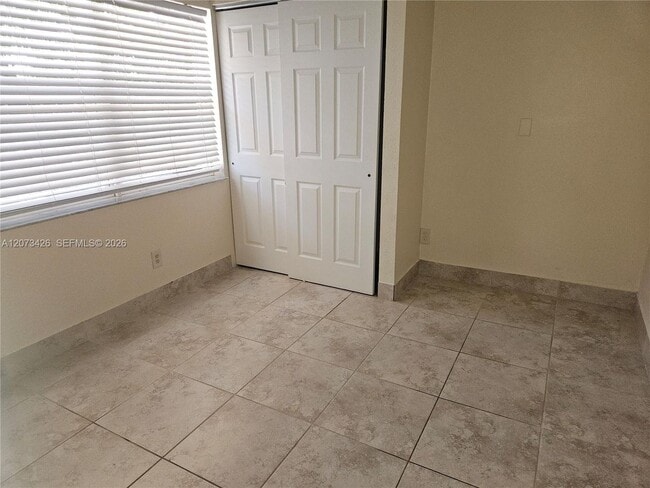 2500 NE 193rd St