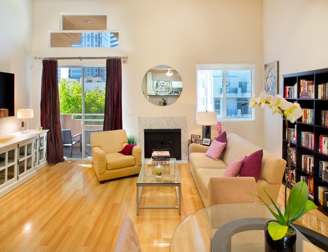 Apartamento #401 en el piso superior - Peach Tree Court Apartments