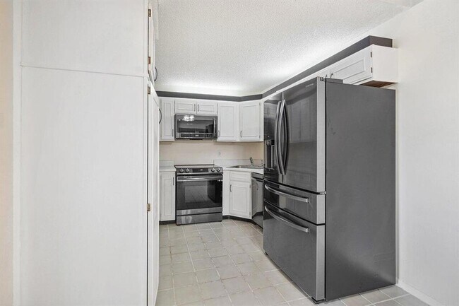 Photo - 13770 Oneida Dr