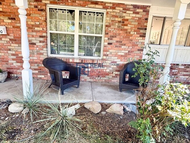 Photo - 3320 S Locust St