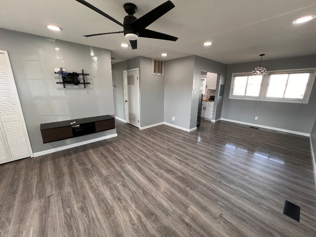 Photo - 2802 Flora Ave