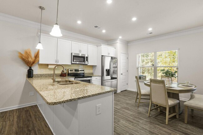 Photo - 2070 Ravencliff Dr