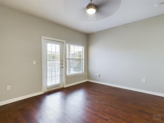 Photo - 2320 Gracy Farms Ln Unit 925