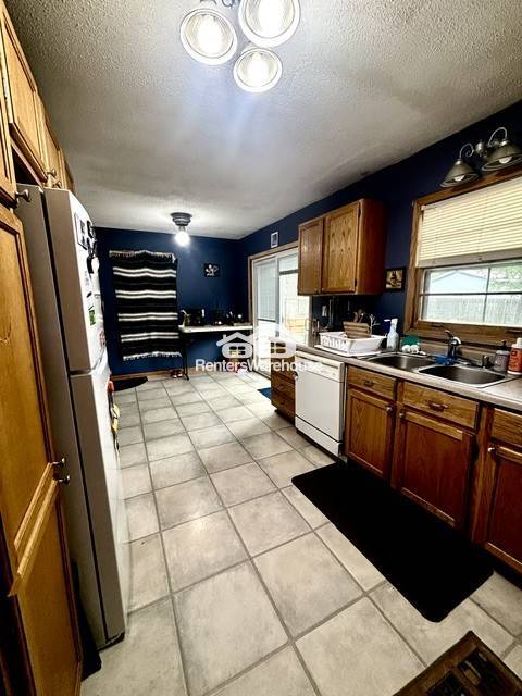 Photo - 612 8th Ave SW