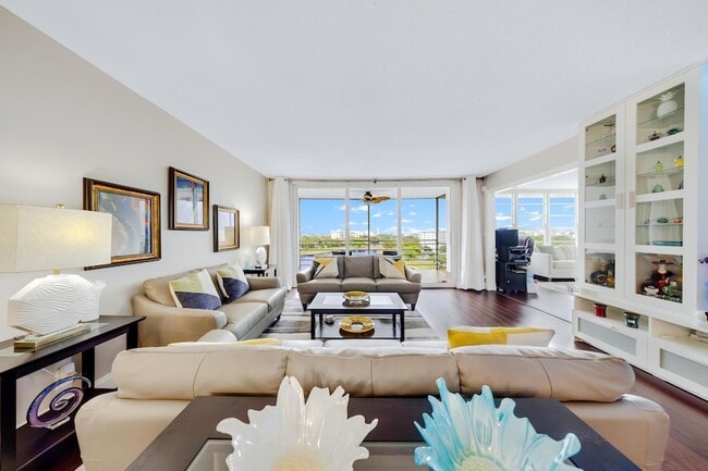 Building Photo - 3051 N Course Dr Unit 901