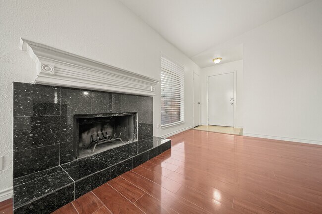 Photo - 8100 Cambridge St Unidad 6