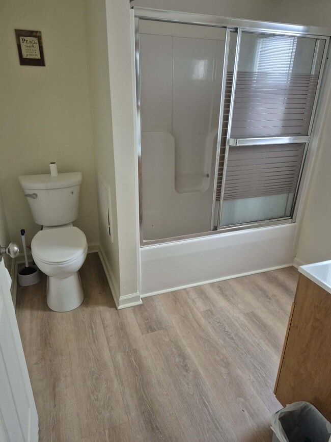 Baño - 29 Franklin St