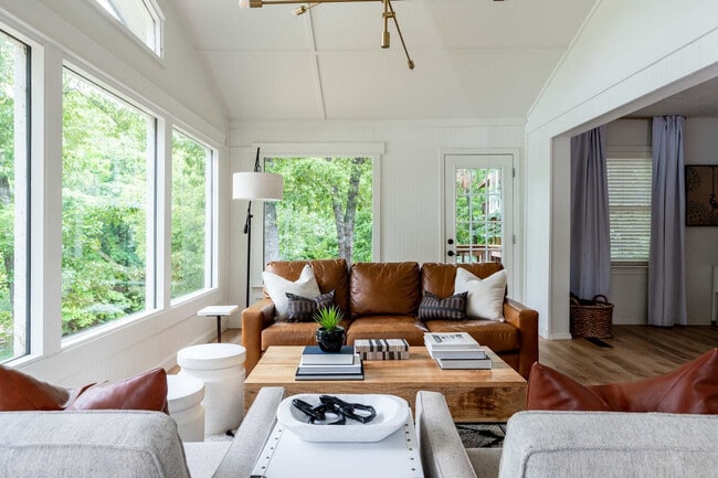 Photo - 38 Swanage Dr Unit ID1312102P