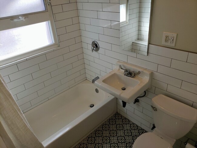 Photo - 723 E 3rd St Unit 14