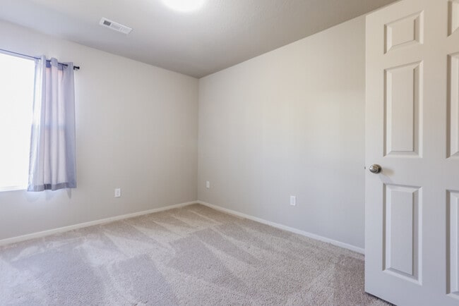 Photo - 1901 Sebastian St