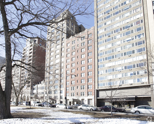 Building Photo - 2140 Lincoln Park Rental
