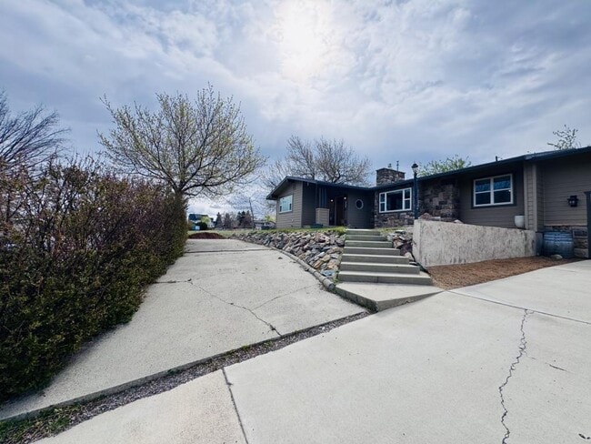 Photo - 1617 Winne Ave