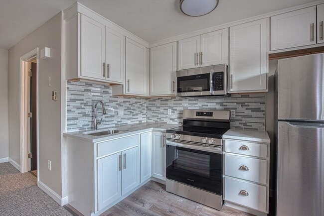 Photo - 1329 Main St Unit 7