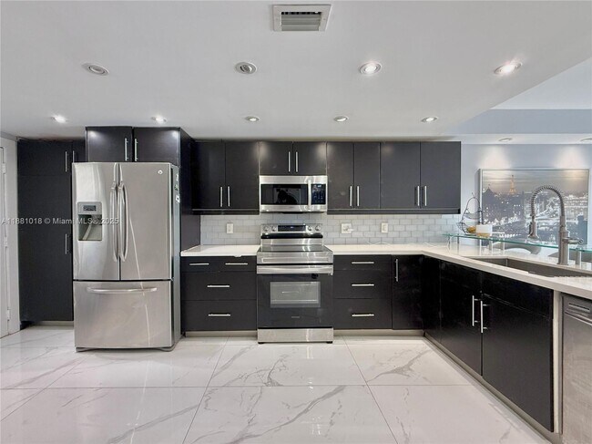 Photo - 1770 NE 191st St Unidad 717-1