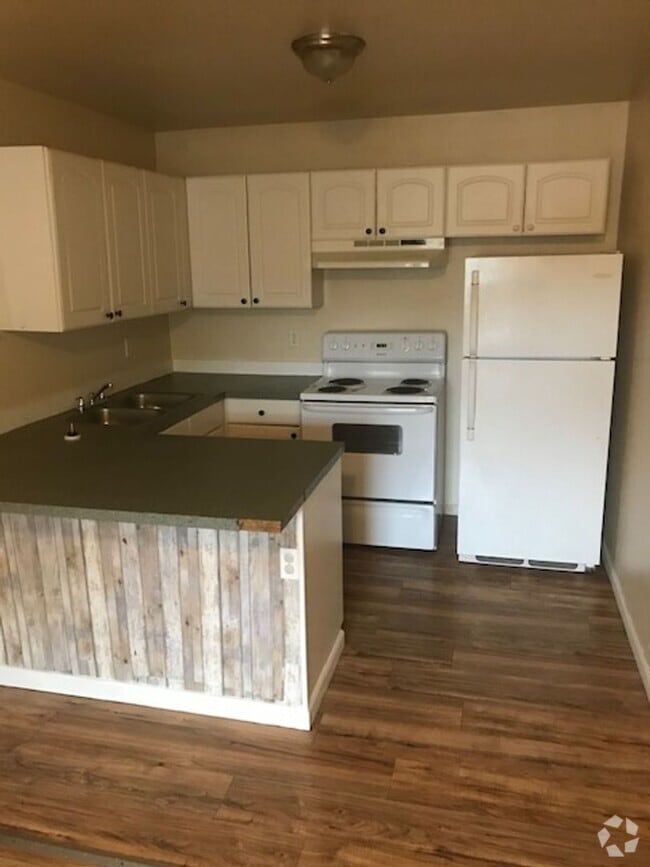 Building Photo - 231 Oregon Wy Unit E Rental