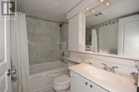 Photo - 801 Bay St. Unité 1203