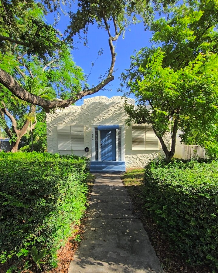 Photo - 1954 Dewey St