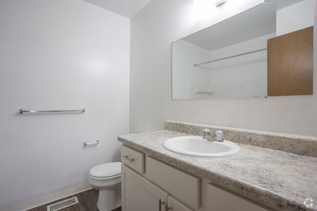 1 BR, 1 BA - 724 SF