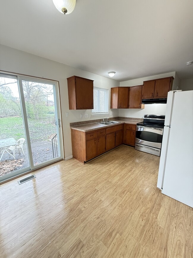 Photo - 176 N Christine Cir