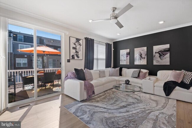 Photo - 6960 Farragut Dr